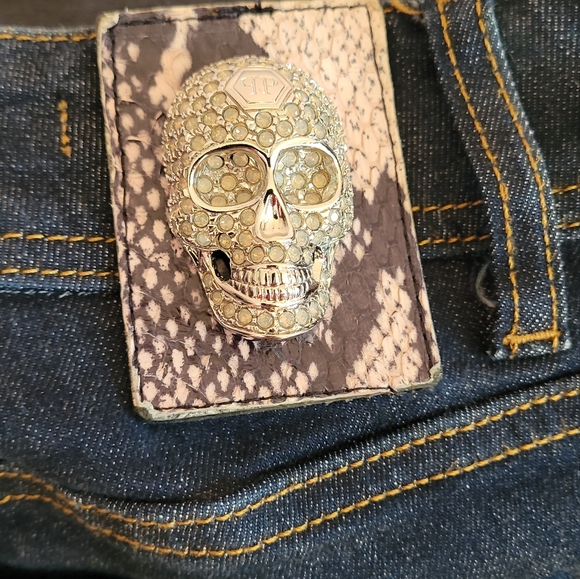 Denim - Picture 4 of 5